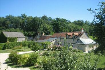 تختخواب و صبحانه La Chambre Des Dames