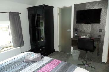هاستل Haus Gerry