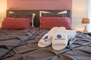 تختخواب و صبحانه Bnb  T Kraaiennest