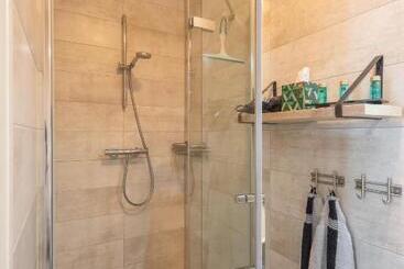تختخواب و صبحانه Bnb  T Kraaiennest