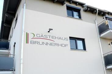 Gästehaus Brunnerhof   Eitting