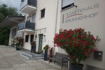 Gästehaus Brunnerhof   Eitting
