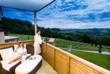 هتل Weingut Wohlfühlzimmer Adam Lieleg