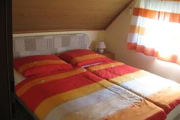 پانسیون Apartments And Rooms Oasis Of Peace