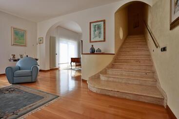 پانسیون L Ippocampo Guest House