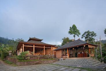 Munduk Menir Villas - Munduk