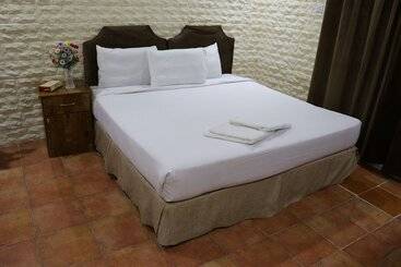 Al Alya Hotel Rooms And Suites