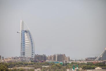 Auris Boutique Hotel Apartments, Al Barsha   At The Mall