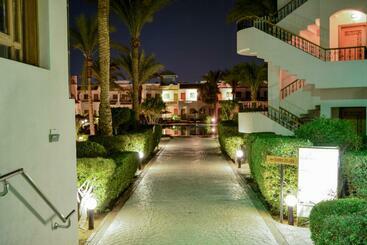 Dive Inn Resort