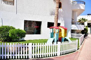 Dive Inn Resort