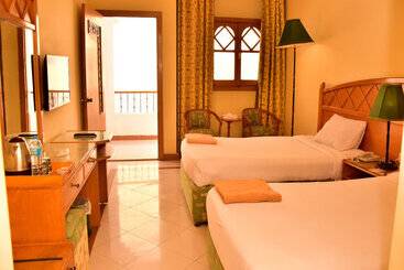 Dive Inn Resort