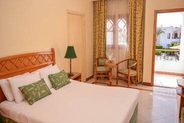 Dive Inn Resort