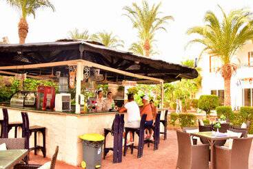 Dive Inn Resort