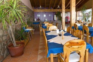 هتل Blue Beach Club