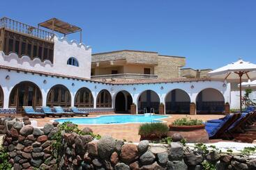 هتل Blue Beach Club
