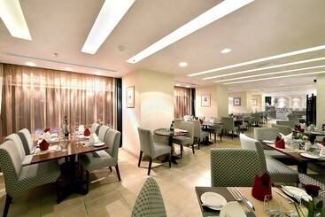 هتل City Seasons Al Hamra
