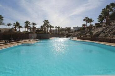 هتل Club Reef Resort & Spa