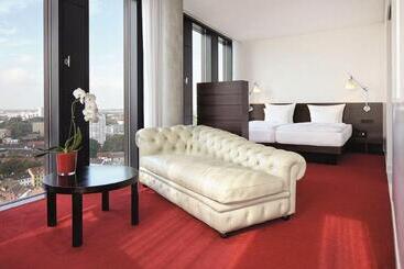 هتل Empire Riverside