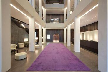 هتل Empire Riverside