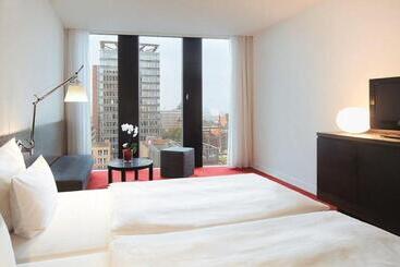 هتل Empire Riverside