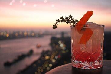 هتل Empire Riverside