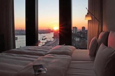 هتل Empire Riverside