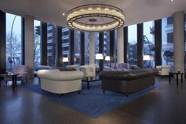 هتل Empire Riverside