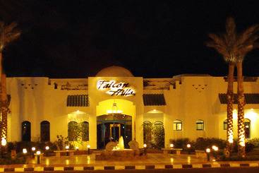 هتل Falcon Hills