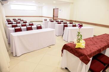 هتل Faria Lima Flat Service