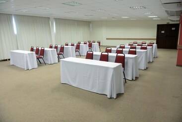 هتل Faria Lima Flat Service