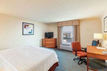 هتل Hampton Inn By Hilton Queretaro Tecnologico