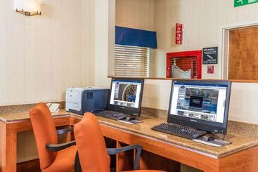 هتل Hampton Inn By Hilton Queretaro Tecnologico