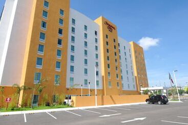هتل Hampton Inn By Hilton Queretaro Tecnologico