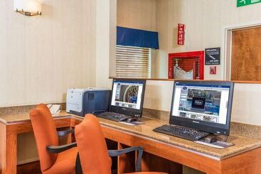 هتل Hampton Inn By Hilton Queretaro Tecnologico