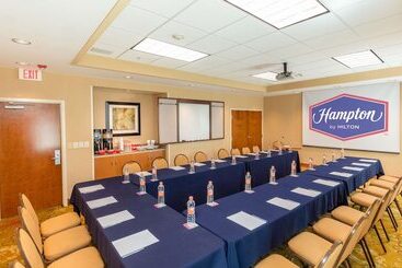 هتل Hampton Inn By Hilton Queretaro Tecnologico