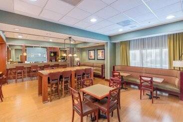 هتل Hampton Inn By Hilton Queretaro Tecnologico