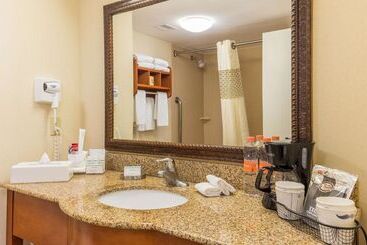 هتل Hampton Inn By Hilton Queretaro Tecnologico