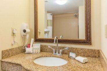 هتل Hampton Inn By Hilton Queretaro Tecnologico