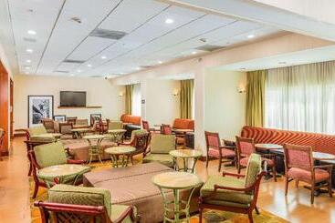 هتل Hampton Inn By Hilton Queretaro Tecnologico