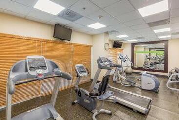 هتل Hampton Inn By Hilton Queretaro Tecnologico