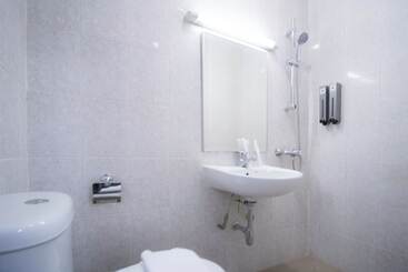 Harbour Ville Hotel   Hamilton