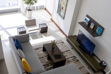 هتل Jumeirah Living World Trade Centre Dubai