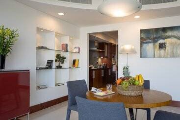 هتل Jumeirah Living World Trade Centre Dubai