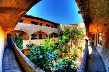 هتل La Villa De Zaragoza