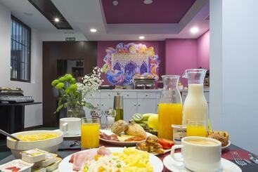 هتل Casual Ilbira Granada