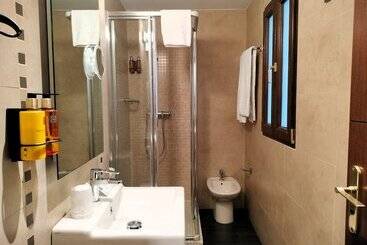 هتل Casual Ilbira Granada