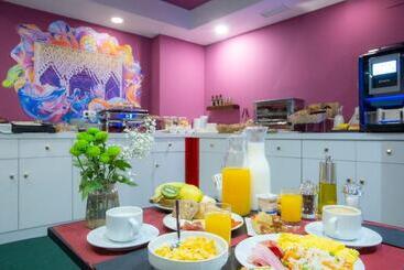 هتل Casual Ilbira Granada