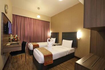 هتل Oasis Deira