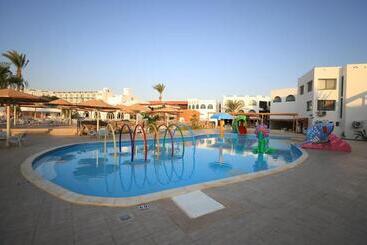 هتل Shams Safaga Resort