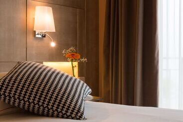 هتل The Originals Boutique, Hôtel Alizé, évianlesbains